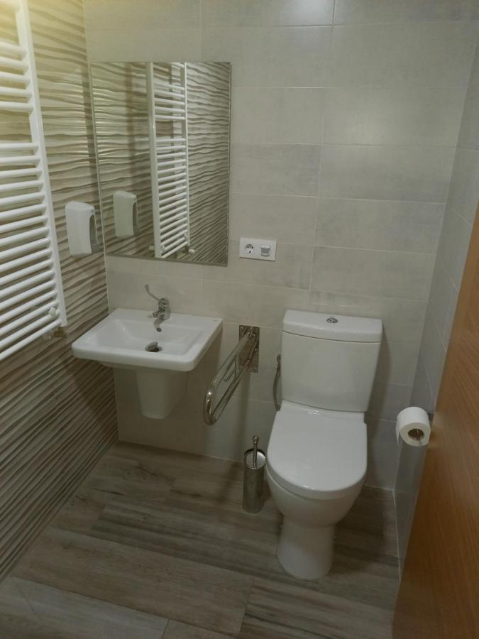 Hostal Y Albergue Carpinteiras Rodeiro Buitenkant foto